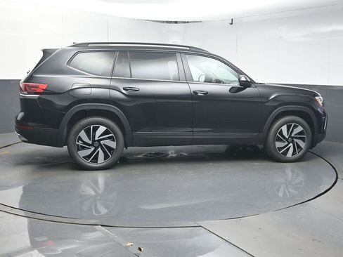 New 2026 Volkswagen Atlas SE image 8