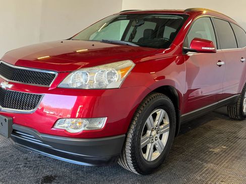 Used 2012 Chevrolet Traverse LT image 2