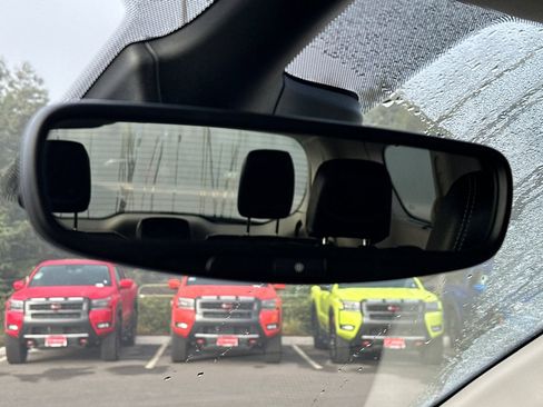 Used 2022 Chrysler Pacifica Touring-L image 27