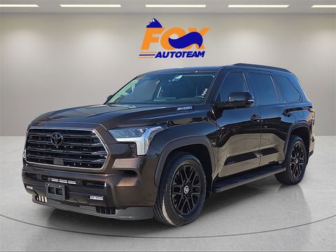 Certified 2024 Toyota Sequoia Limited image 1