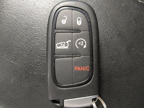Used 2019 Jeep Cherokee Limited AWD/4WD image 32