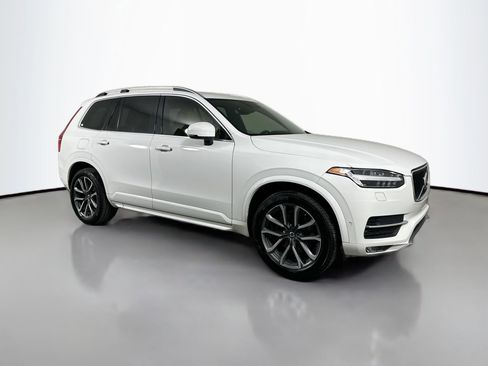 Used 2018 Volvo XC90 T6 Momentum w/ Convenience Package image 3