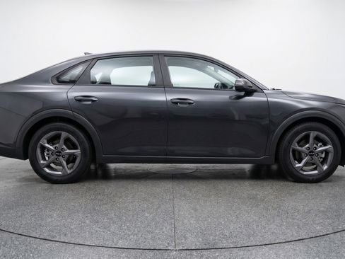 Used 2025 Kia K4 FWD image 11