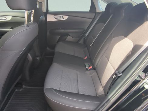 Used 2023 Kia Forte LXS w/ LXS Technology Package FWD image 10