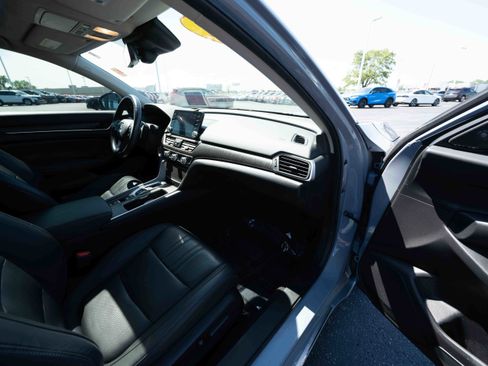 Used 2021 Honda Accord Touring image 25