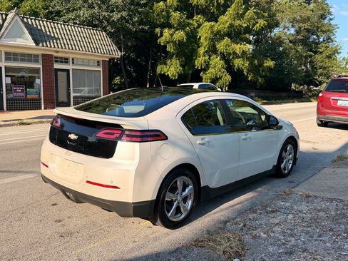 Used 2012 Chevrolet Volt Premium w/ Premium Trim Package FWD image 9