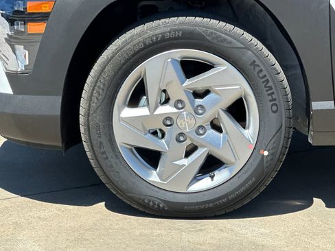 New 2026 Hyundai Kona SE FWD image 23