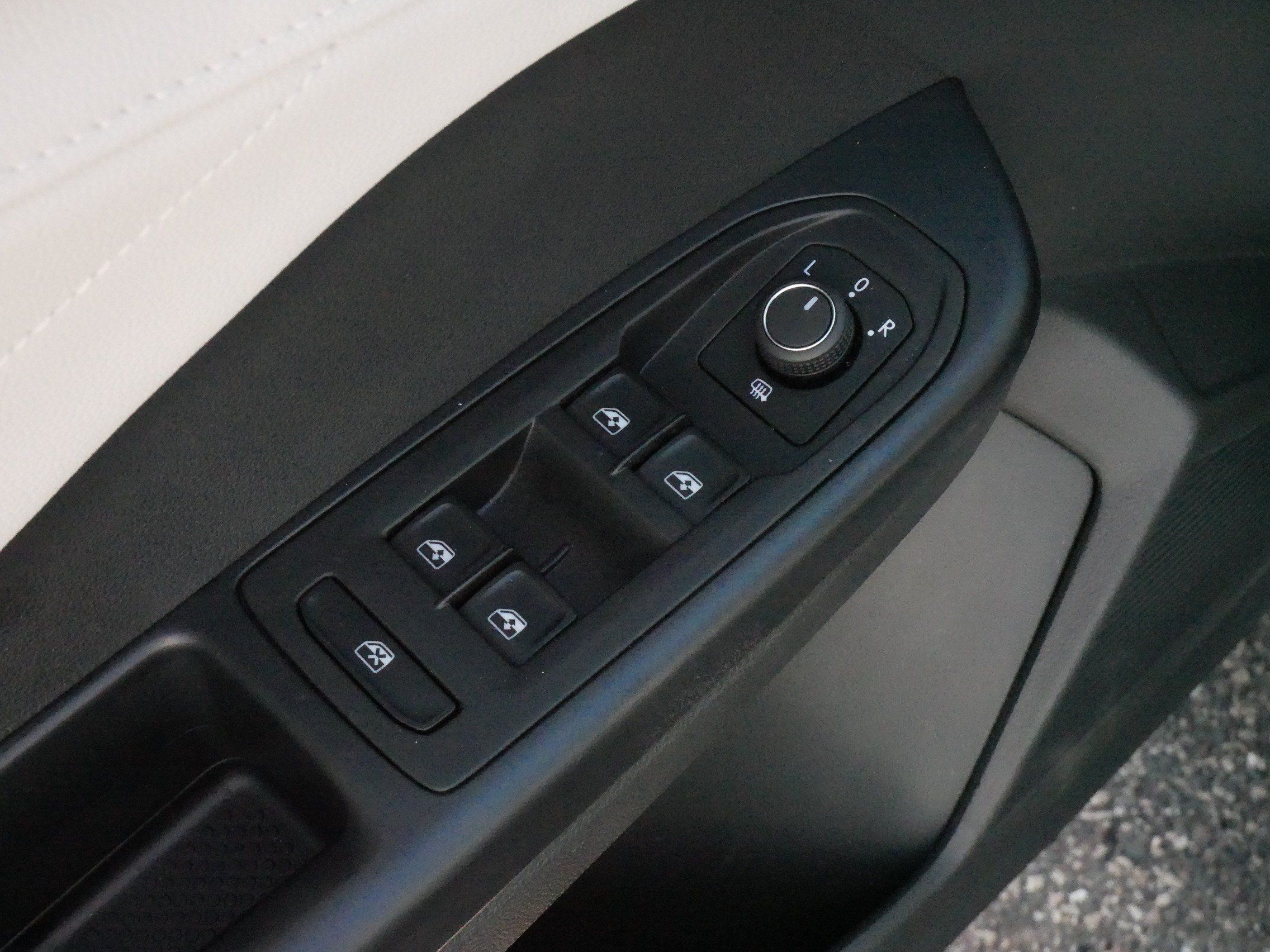 Certified 2025 Volkswagen Taos SEL AWD/4WD image 20