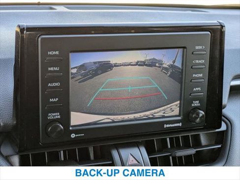 Used 2020 Toyota RAV4 LE image 18