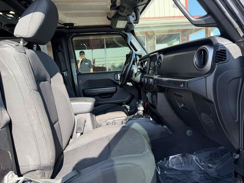 Used 2021 Jeep Wrangler Sport AWD/4WD image 17