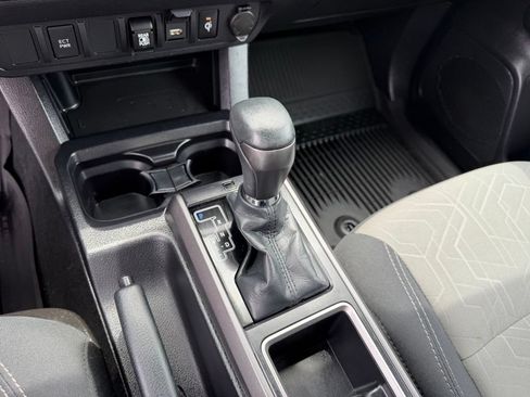 Used 2021 Toyota Tacoma TRD Off-Road AWD/4WD image 23