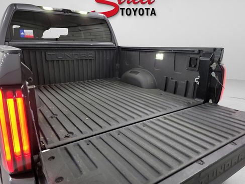 Used 2024 Toyota Tundra Limited AWD/4WD image 7