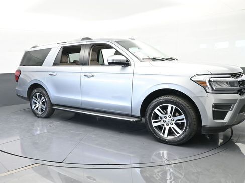 Used 2023 Ford Expedition Max Limited image 8