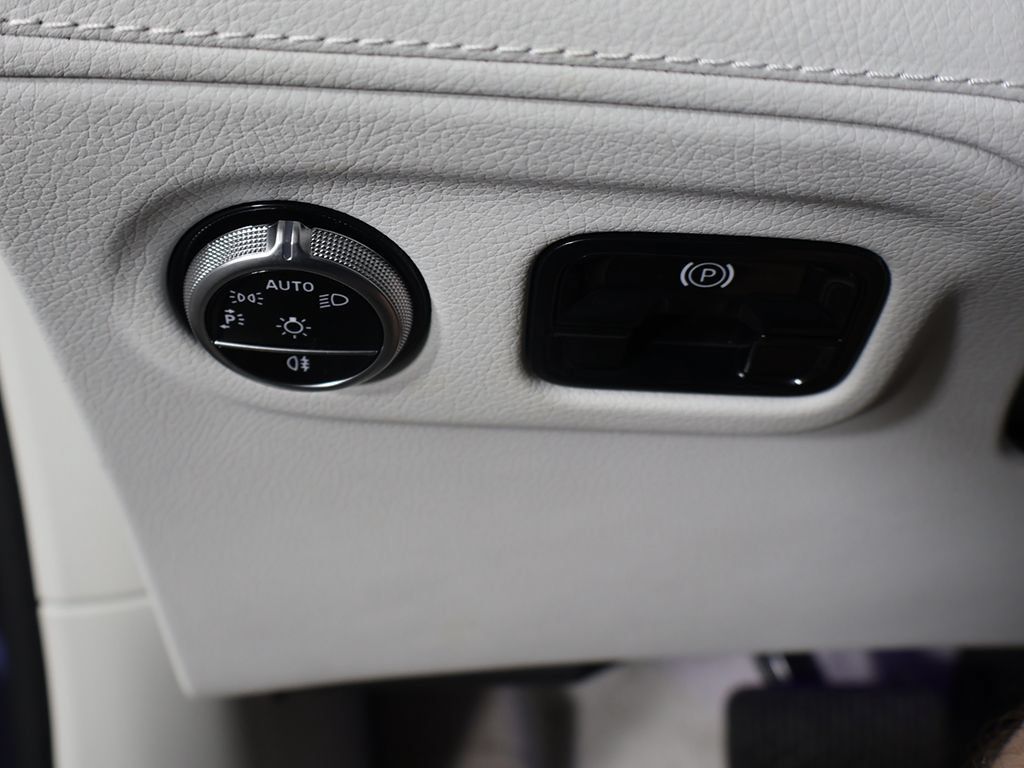 Used 2023 Mercedes-Benz EQE 350+ 4MATIC SUV w/ Exclusive Trim Package image 40