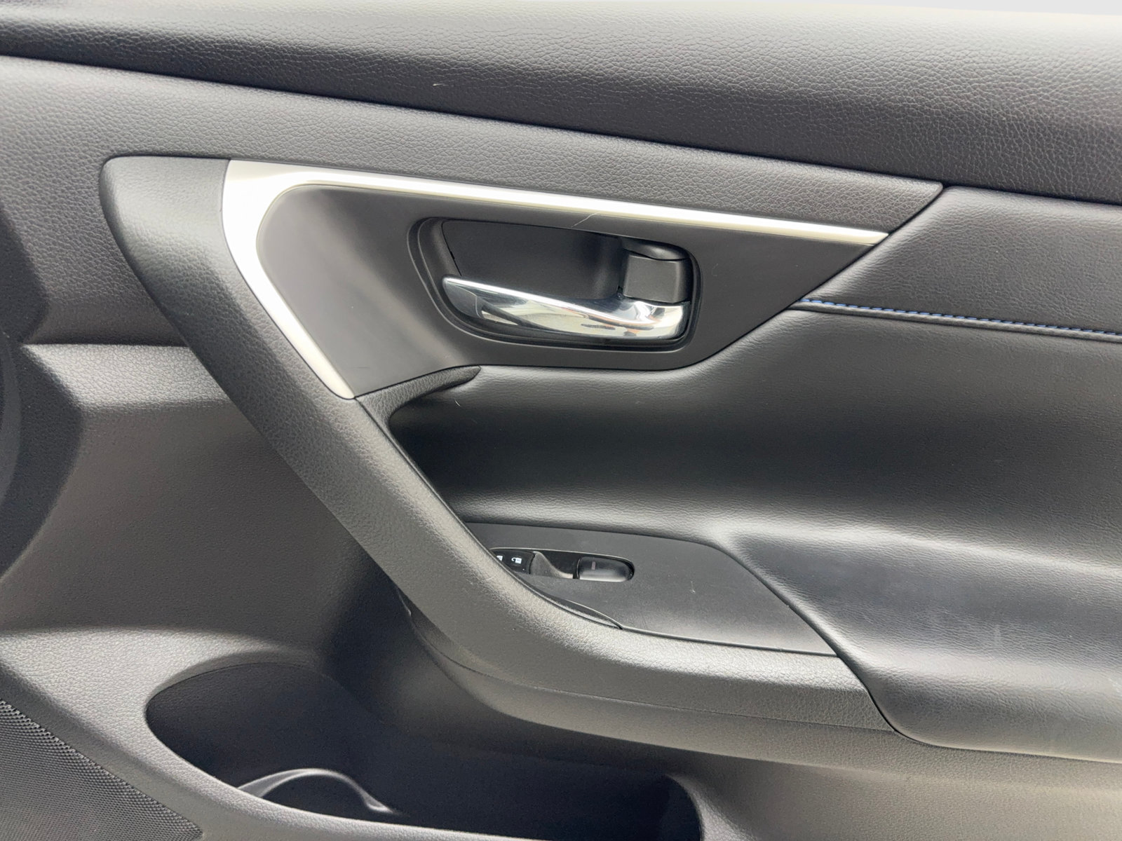 Used 2016 Nissan Altima 2.5 SR FWD image 41
