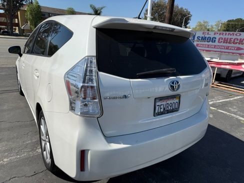 Used 2014 Toyota Prius V Five image 7