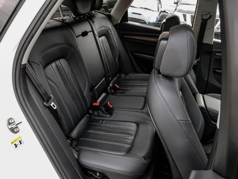 Used 2022 Audi Q5 2.0T Premium image 40