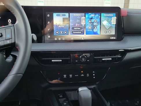 New 2026 Nissan Kicks SR FWD image 9