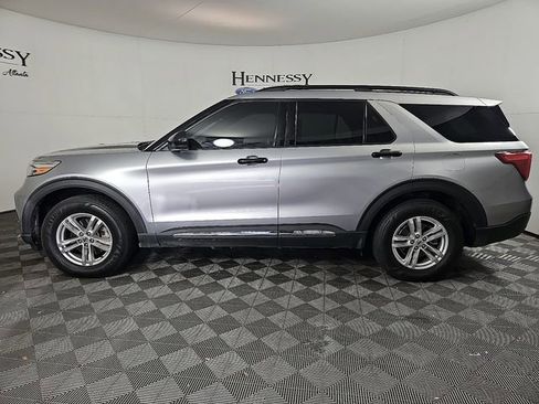 Used 2020 Ford Explorer XLT w/ Equipment Group 202A image 8