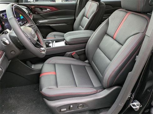 New 2026 Chevrolet Traverse RS w/ LPO, Floor Liner Package image 11