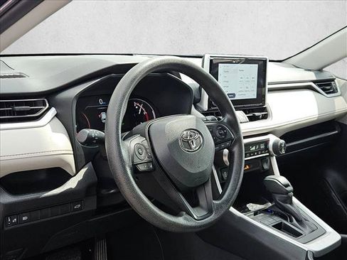 Used 2025 Toyota RAV4 XLE w/ Convenience Package FWD image 9