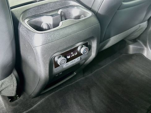 Used 2025 Buick Enclave Preferred FWD image 27