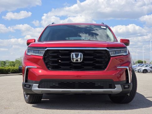 Used 2023 Honda Pilot Touring image 14