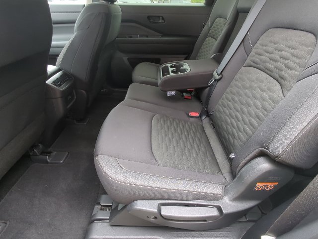 Used 2025 Nissan Pathfinder SV AWD/4WD image 23