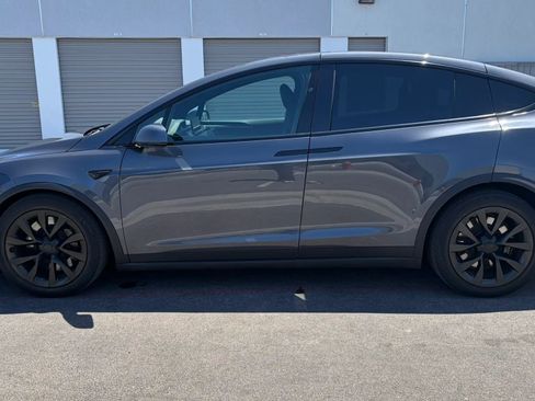 Used 2022 Tesla Model X AWD/4WD image 2