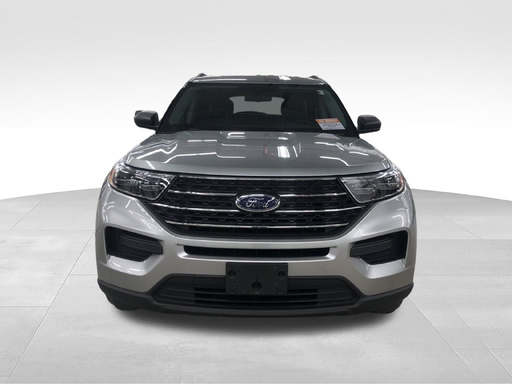 Used 2024 Ford Explorer XLT AWD/4WD image 5