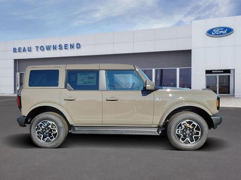 New 2025 Ford Bronco Outer Banks image 3