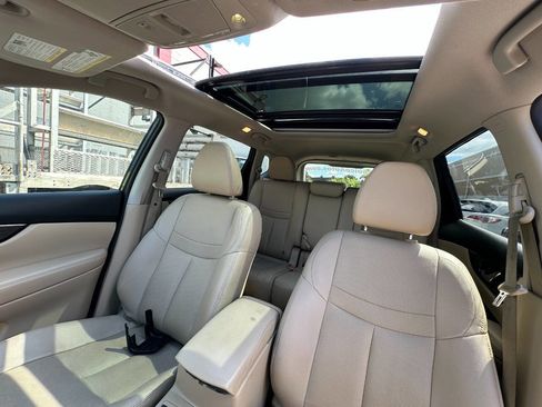 Used 2016 Nissan Rogue SL w/ SL Premium Package image 17