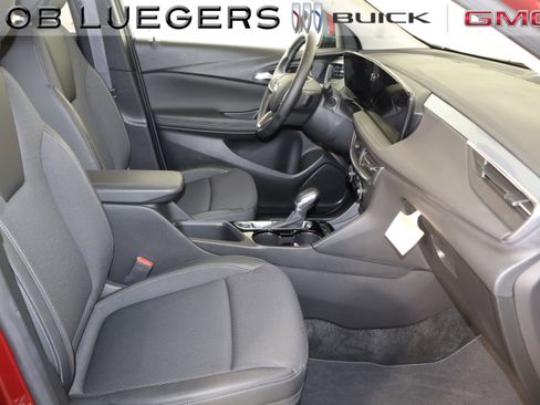 Certified 2024 Buick Encore GX Preferred FWD image 17