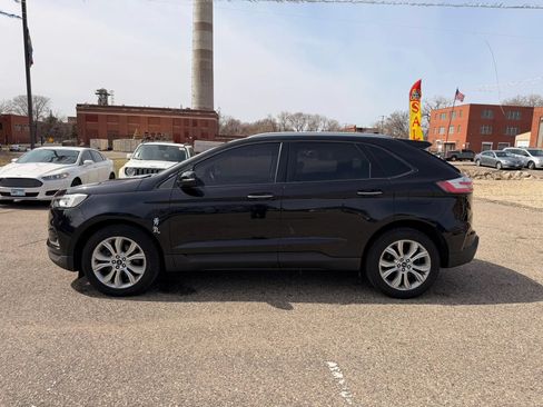 Used 2019 Ford Edge Titanium AWD/4WD image 3