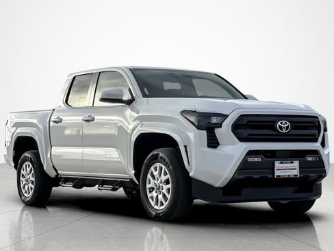 Certified 2025 Toyota Tacoma SR5 image 7