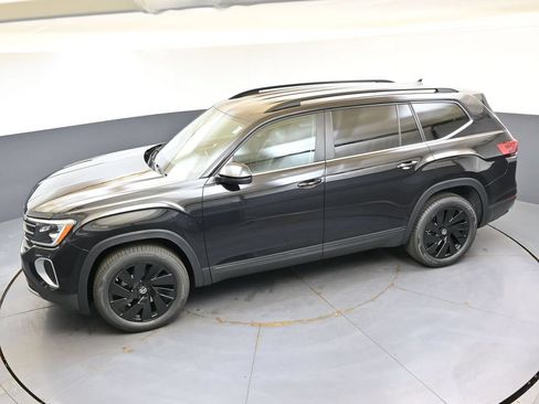 New 2026 Volkswagen Atlas SE w/ Black Wheel Package AWD/4WD image 45
