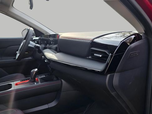 New 2026 Nissan Kicks SR FWD image 14