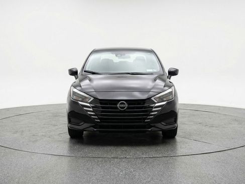 Used 2025 Nissan Versa SV image 2