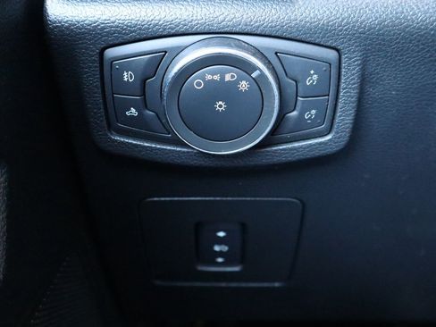 Used 2015 Ford F150 XLT w/ Equipment Group 302A Luxury image 28