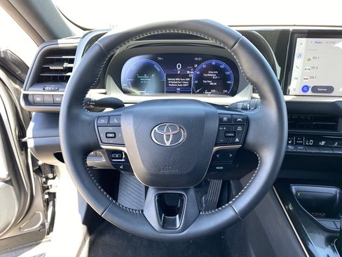 Used 2024 Toyota Crown AWD/4WD image 26