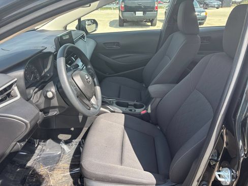 Used 2025 Toyota Corolla LE FWD image 20