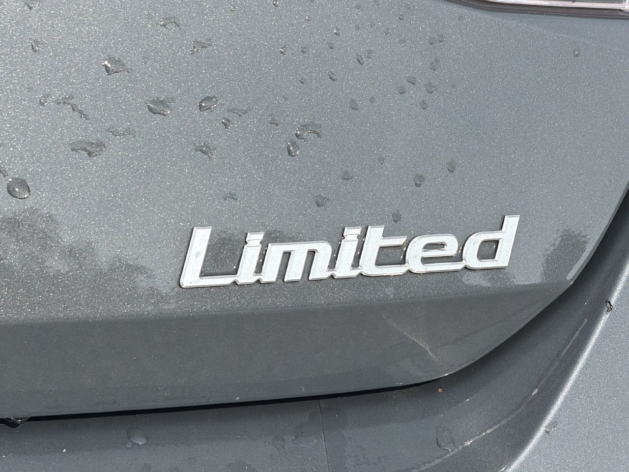 Used 2025 Hyundai Elantra Limited FWD image 25