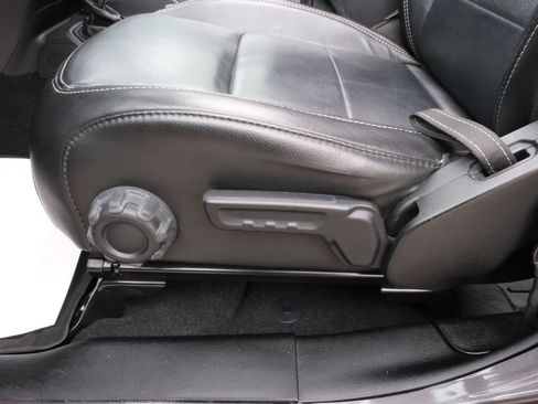 Used 2021 Jeep Wrangler Unlimited Sahara image 26