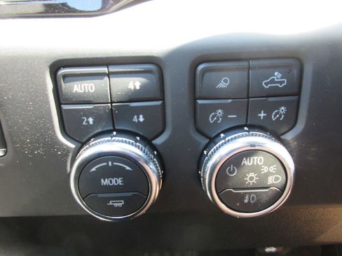 New 2026 GMC Sierra 2500 AT4 w/ AT4 Premium Plus Package AWD/4WD image 17