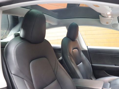 Used 2020 Tesla Model 3 Long Range image 51