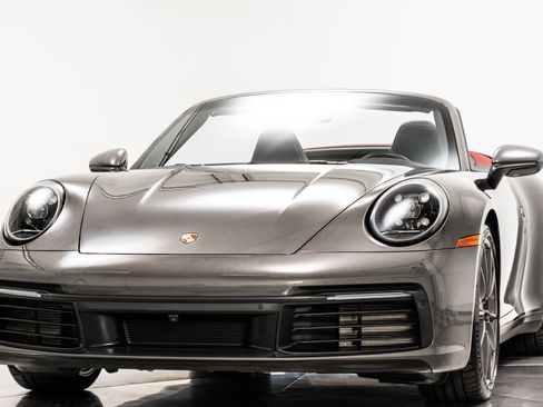 Used 2024 Porsche 911 Carrera image 5