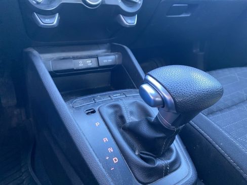 Used 2018 Kia Rio S image 11