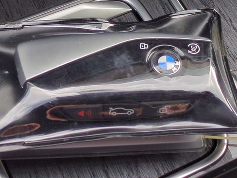 Used 2026 BMW i7 eDrive50 w/ M Sport Package RWD image 32