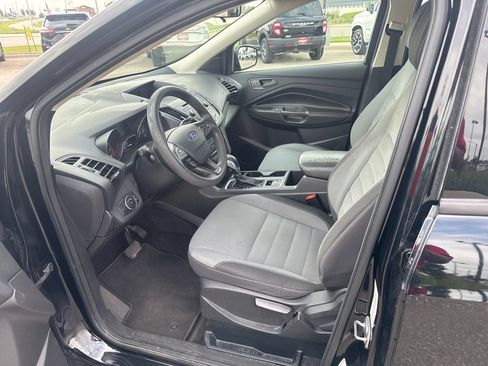 Used 2017 Ford Escape S FWD image 5