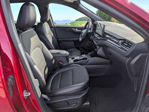 Certified 2024 Ford Escape ST-Line Elite AWD/4WD image 17